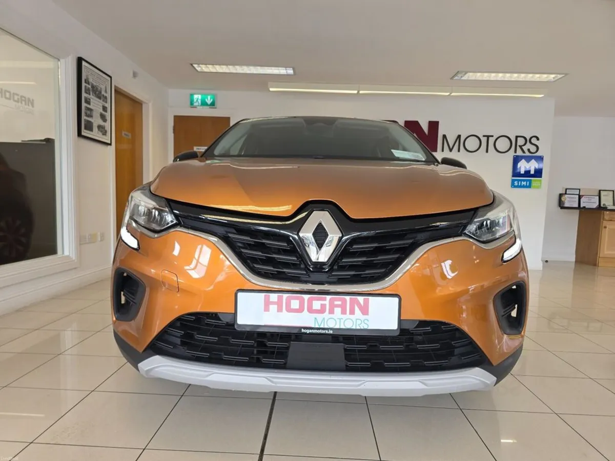 Renault Captur Limited Petrol * Best Spec * - Image 2