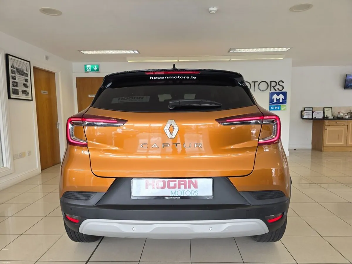 Renault Captur Limited Petrol * Best Spec * - Image 5