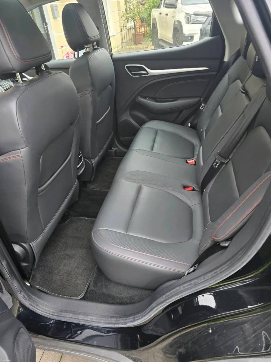 Mg ZS EV 72kwh Long Range Exclusive spec - Image 6