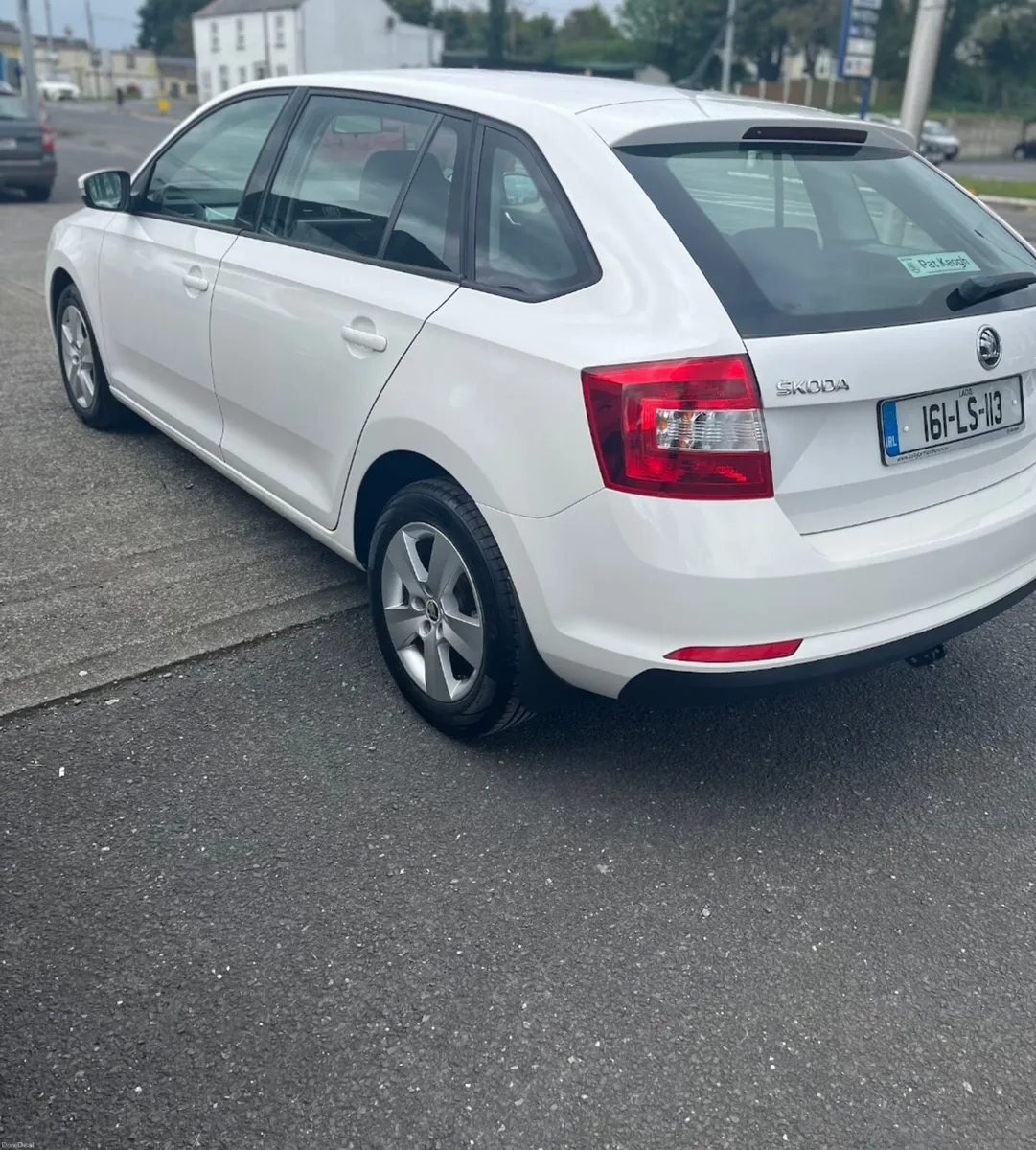 1.2 Skoda Rapid Hatchback - Image 3
