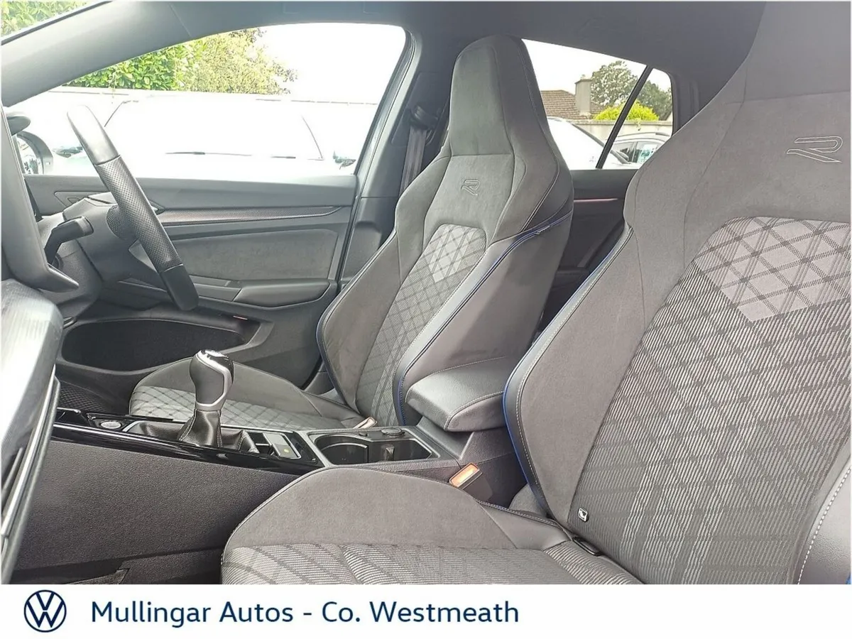 Volkswagen Golf GOLF R-LINE 1.5 TSI 150HP - Image 4