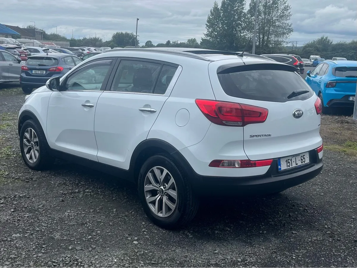 2015 Kia Sportage Pan Roof new nct €4650 - Image 4
