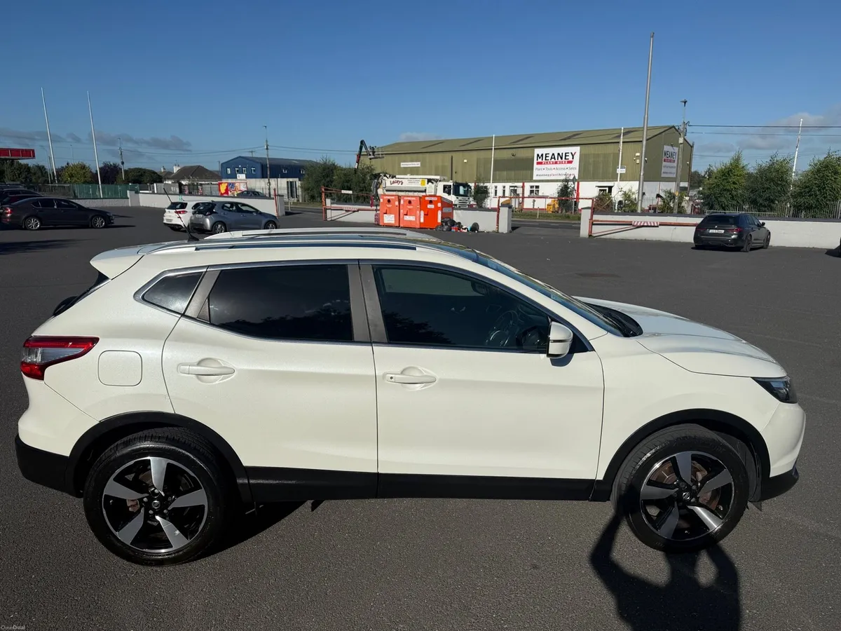 ONLY 73000mil Diesel New NCT WHITE PERL QUASQAI - Image 4