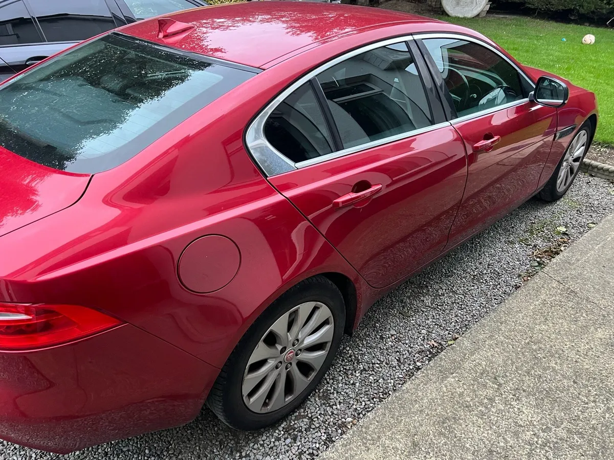 Jaguar XE - Image 2