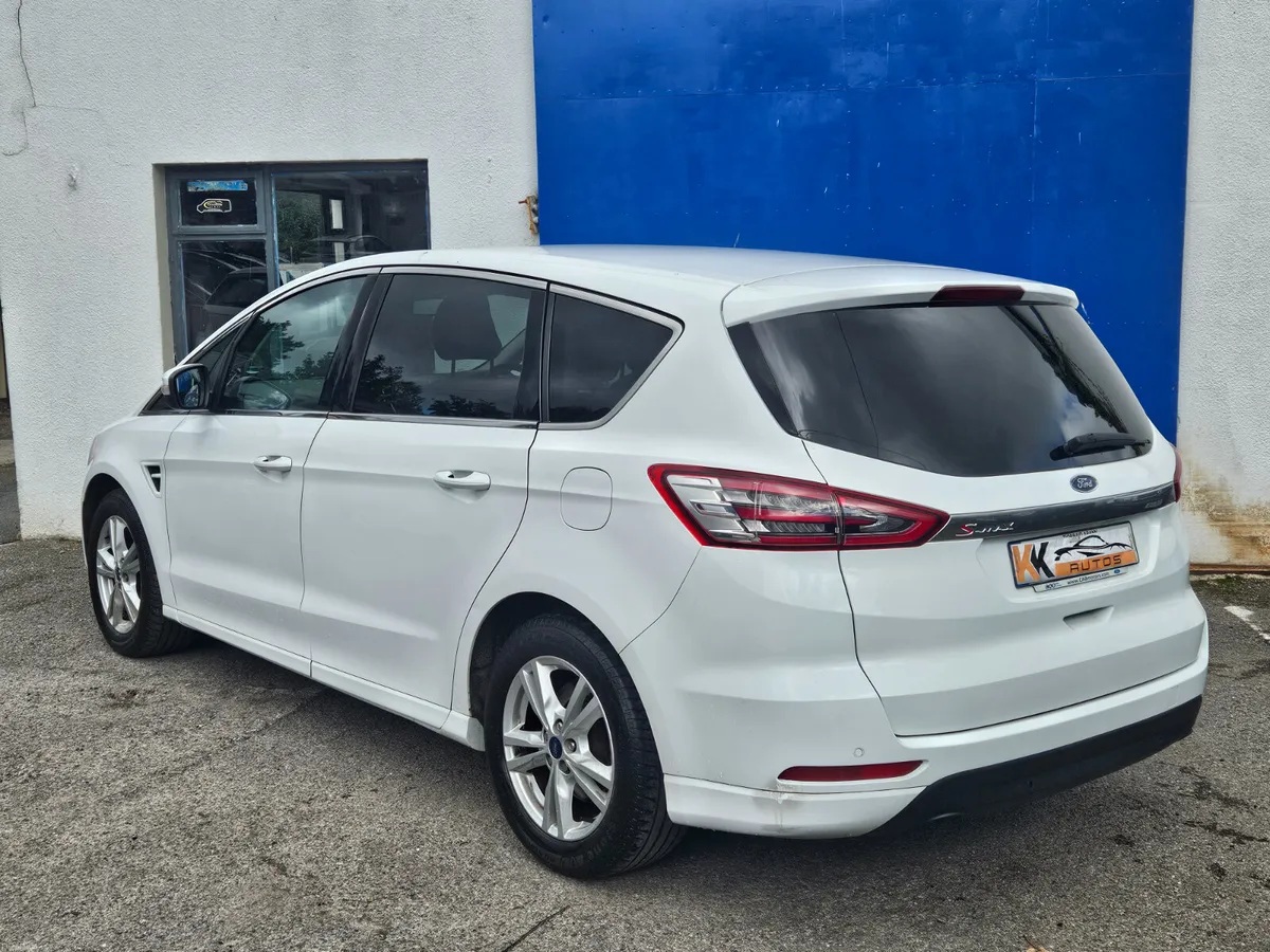 Ford S-Max  low mileage - Image 2