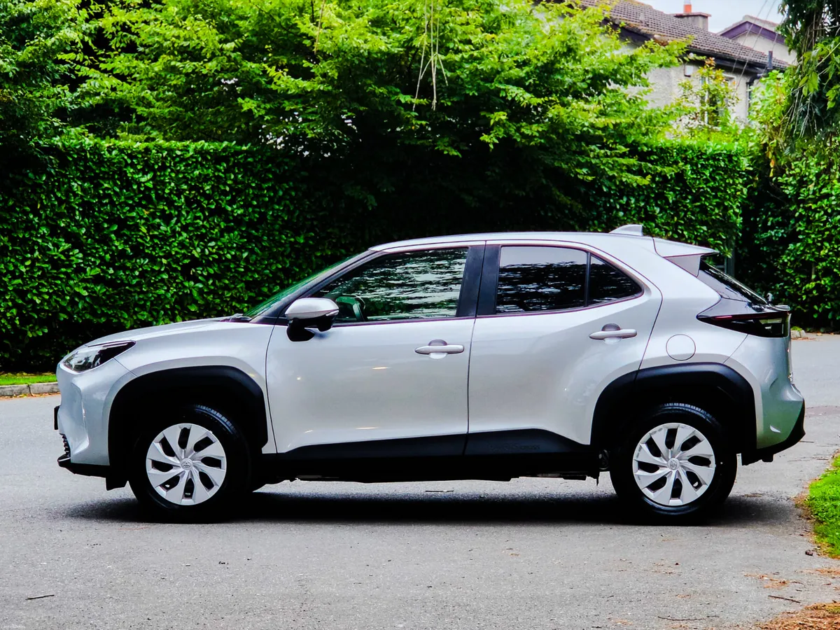 2021 Toyota Yaris Cross 1.5 Petrol Hybrid Auto - Image 5