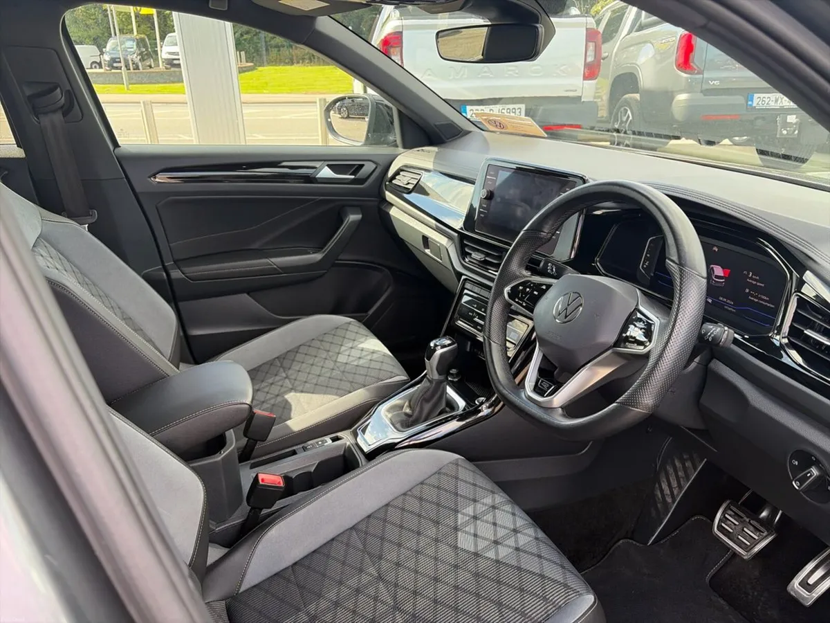 Volkswagen T-Roc R-Line 1.5 TSI 150HP DSG - Image 6
