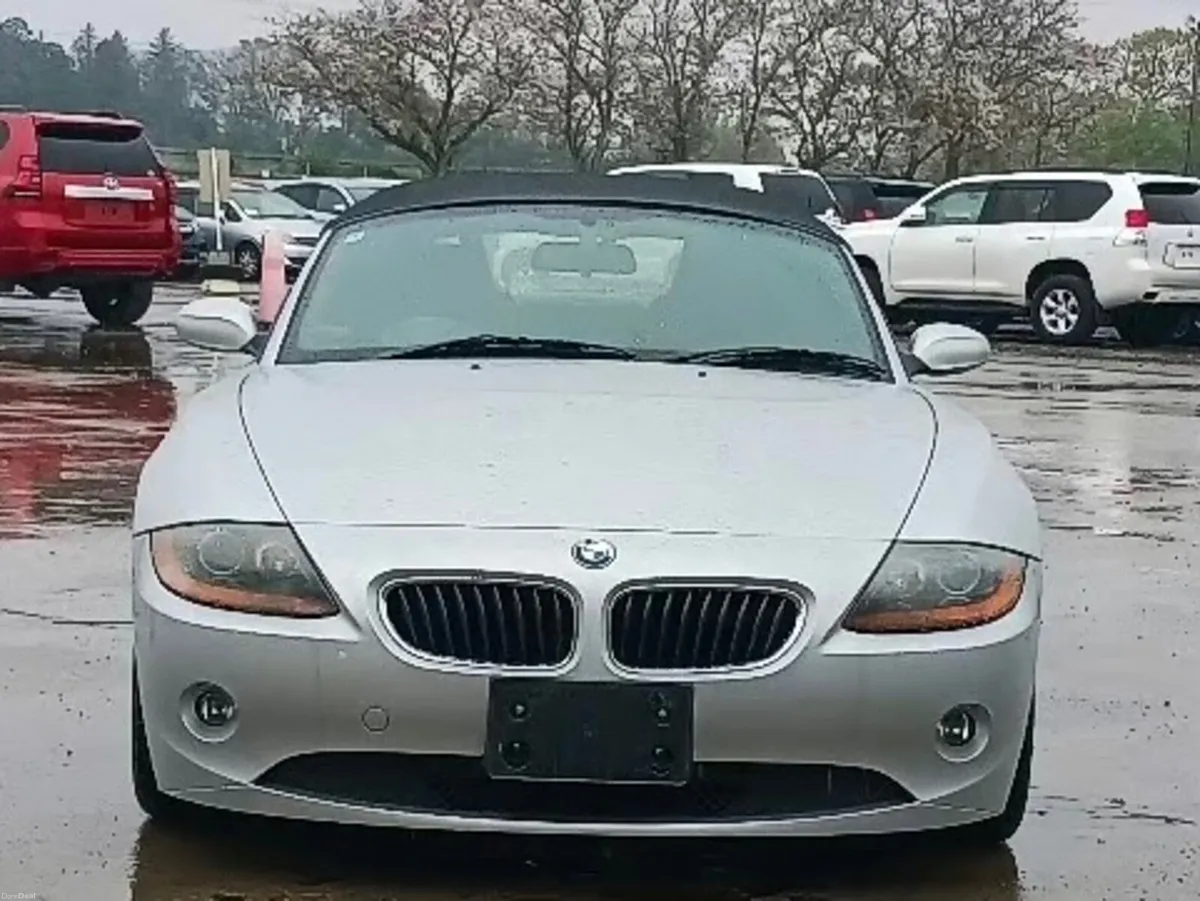 BMW Z4 2006 (like new) - Image 2