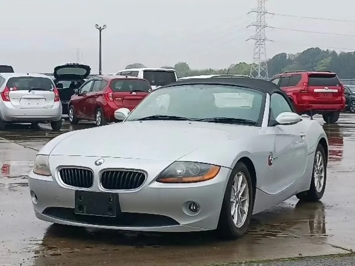 BMW Z4 2006 (like new) - Image 3