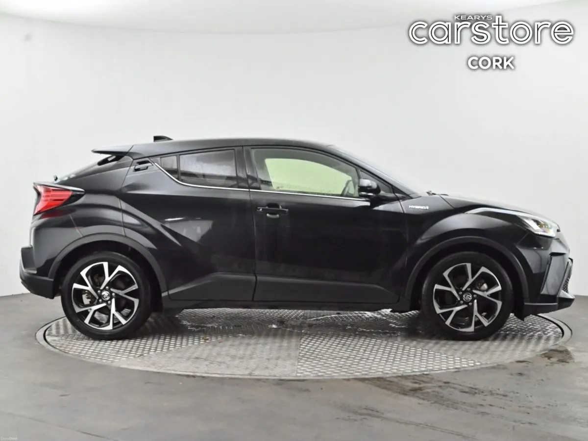 Toyota C-HR 1.8 HYBRID Auto - Image 2