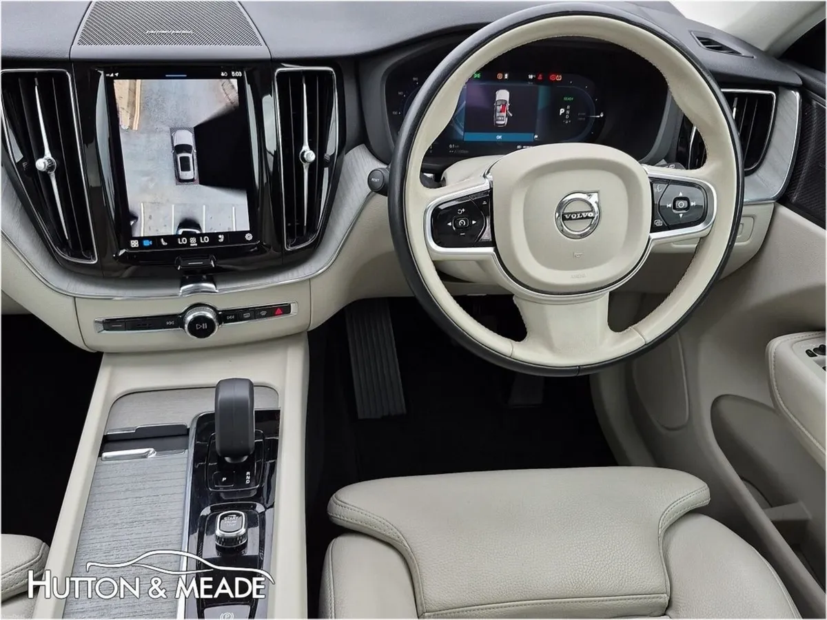 Volvo XC60 T6 Plus Dark PHEV 2.0 Petrol 5dr - Image 3
