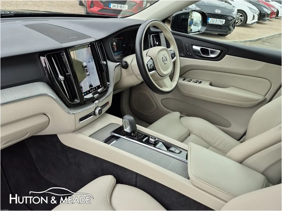 Volvo XC60 T6 Plus Dark PHEV 2.0 Petrol 5dr - Image 5