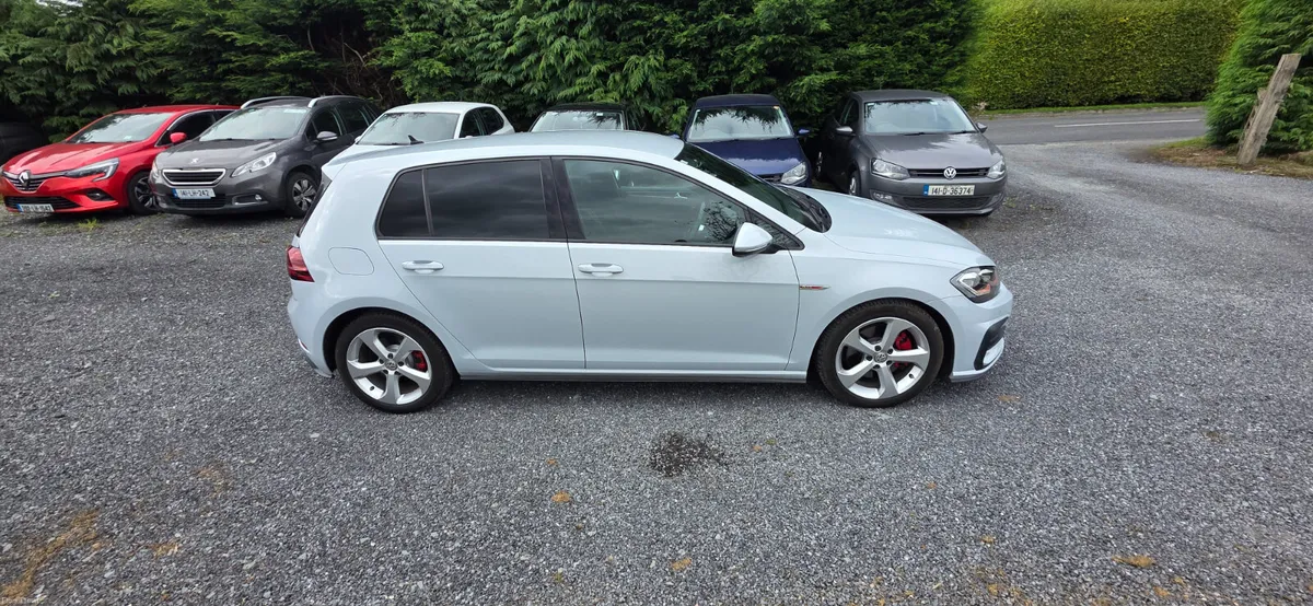 VW Golf GTI 2017  (172) - Image 2
