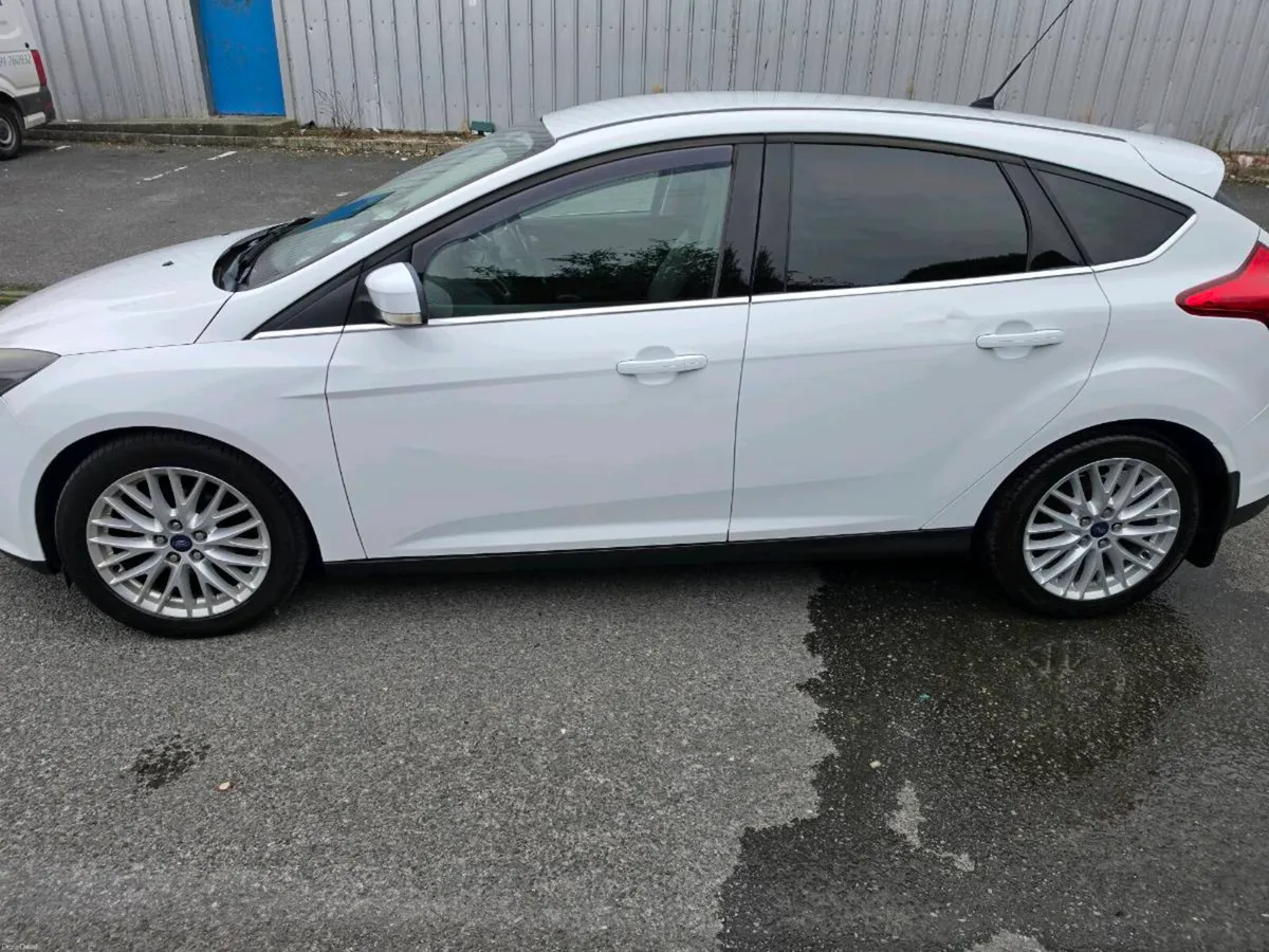 Ford focus 1.0L 5door hatchback - Image 5