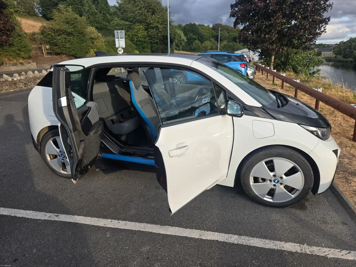 BMW i3 2017 94ah Range Extender (400kms range ) - Image 5