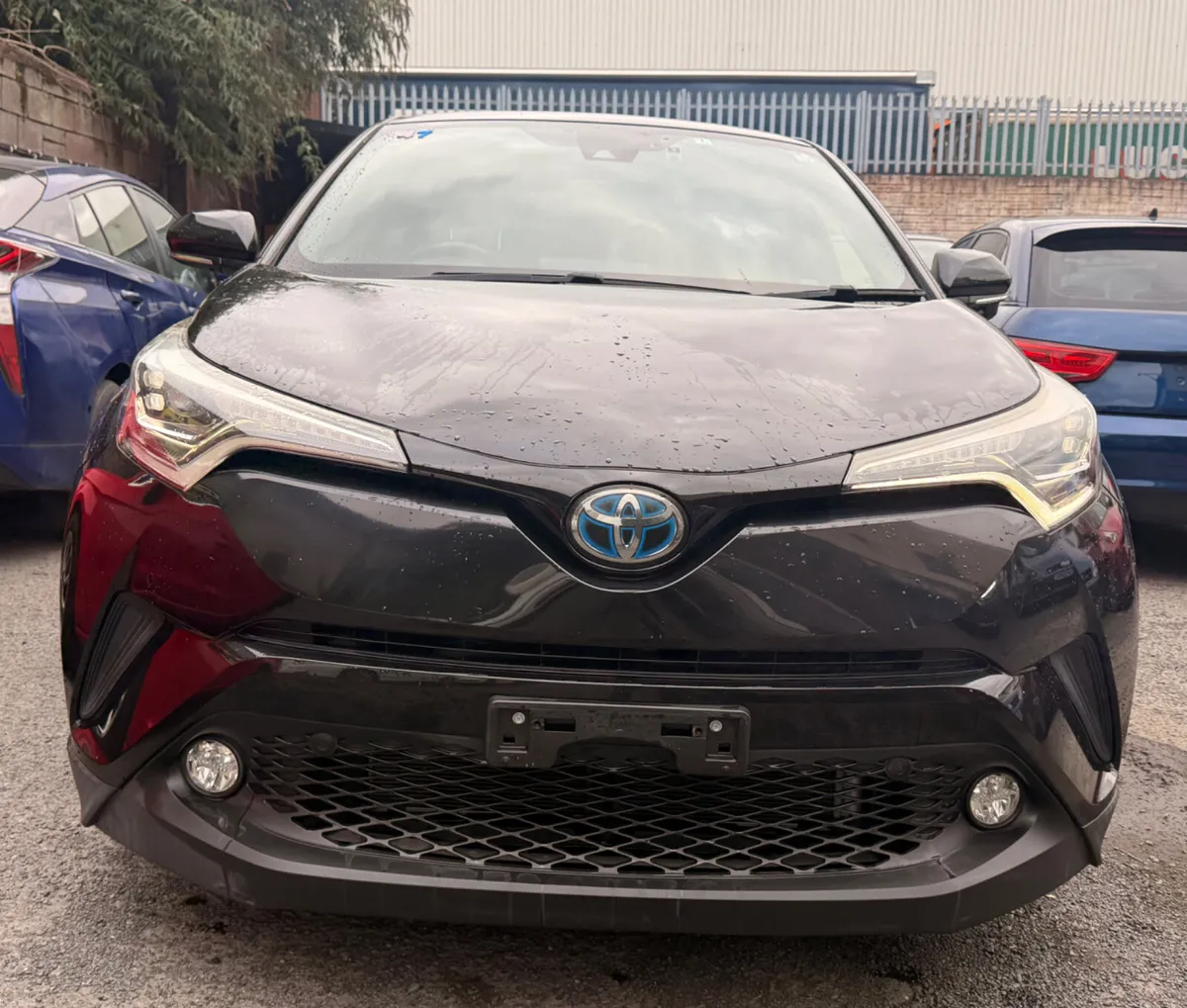Toyota C-HR 2017 TOP SEC WITH YEAR WARRANTY - Image 5
