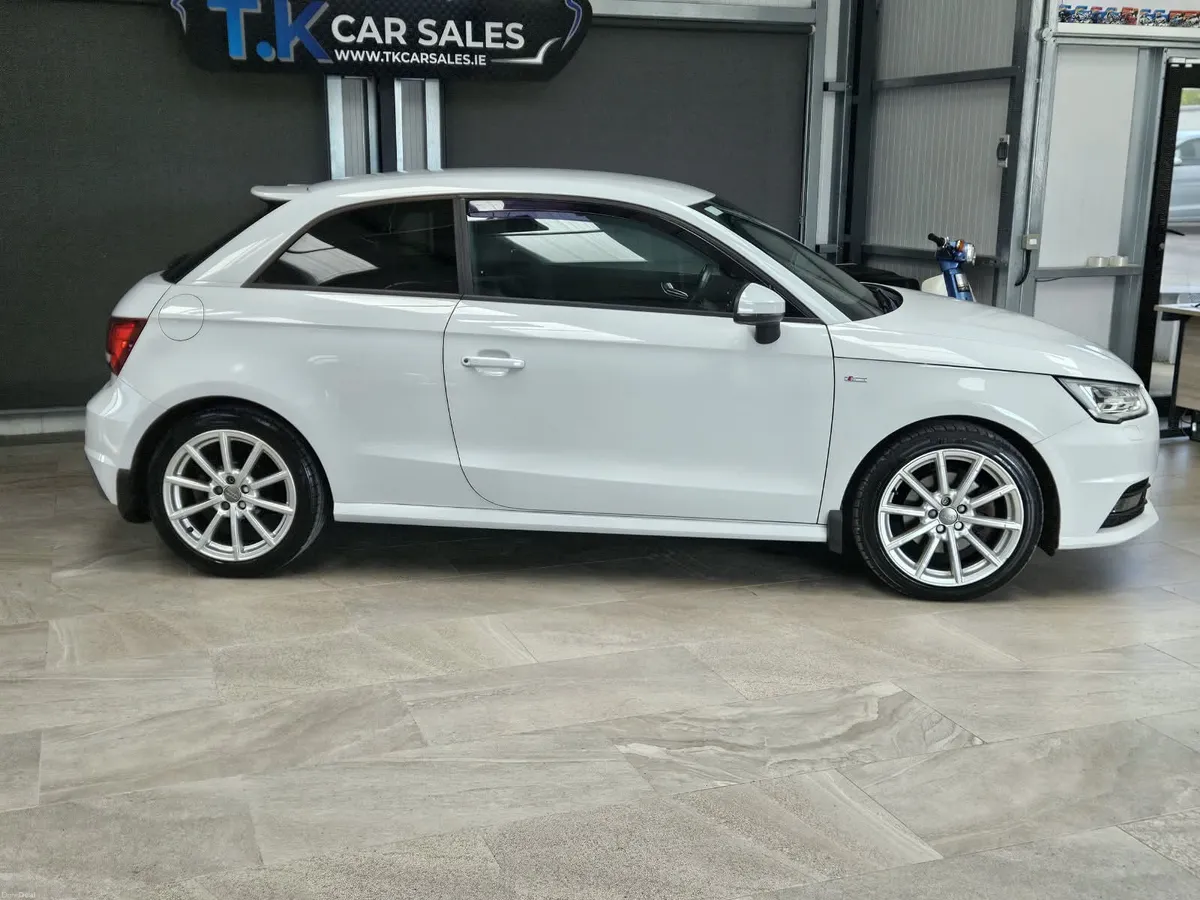 17 AUDI A1 S-LINE 1.6 DIESEL - Image 2