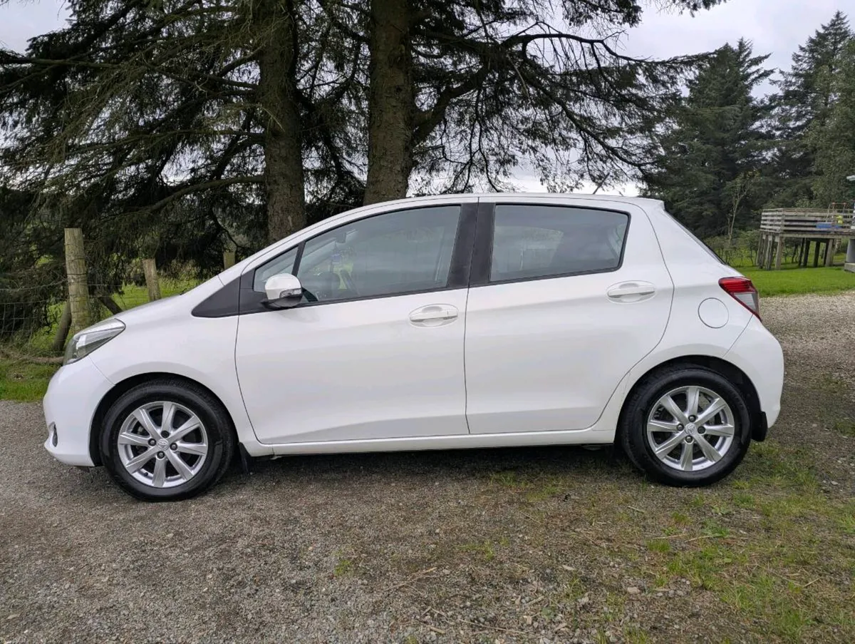 Toyota Yaris - Image 2