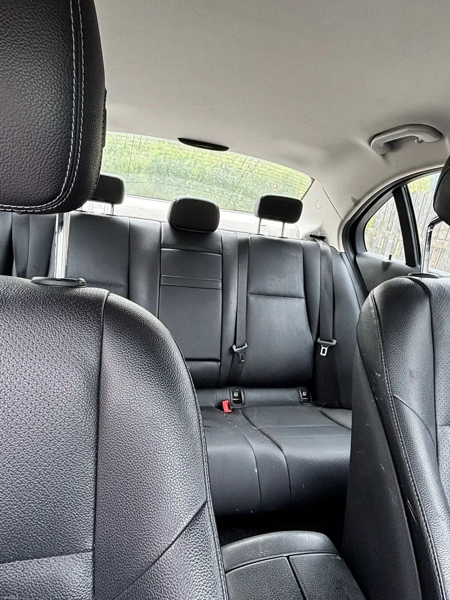 Car - Image 6