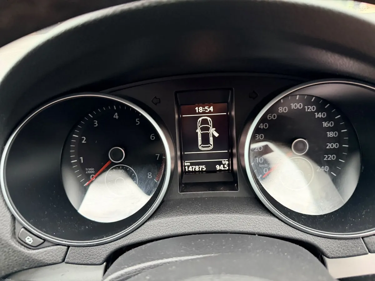 Volkswagen Golf 2012 - Image 2