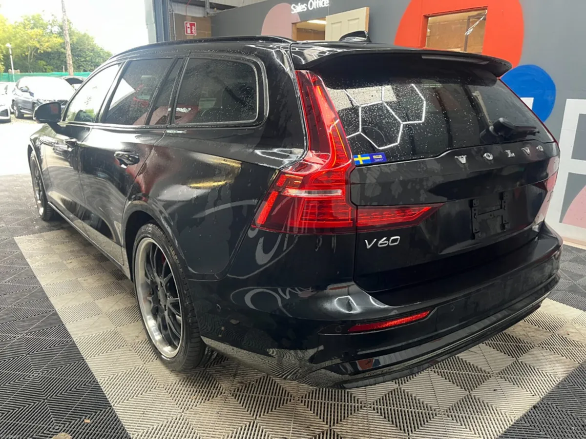 Volvo V60 2023 VOLVO V60 4wd RECHARGE ULTIMATE T6 - Image 5