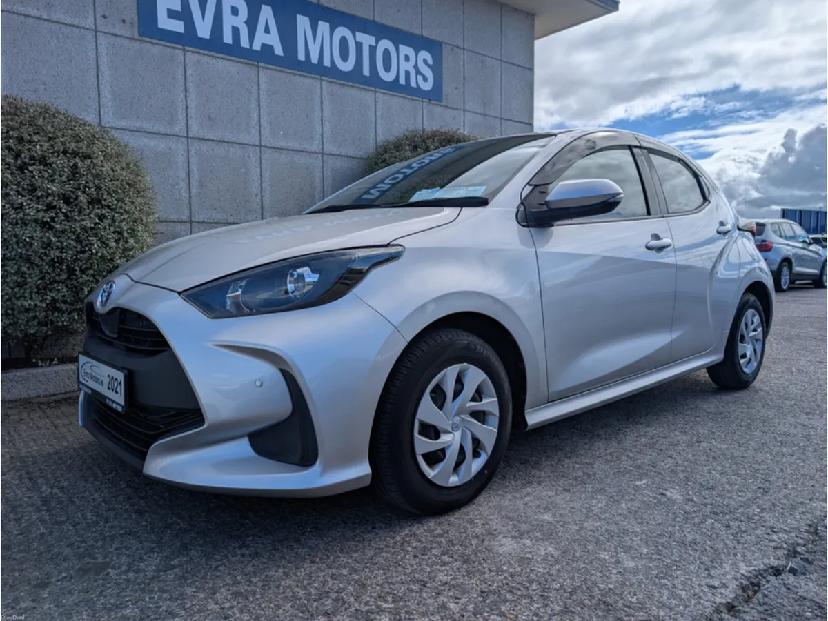 Toyota Yaris X HYBRID AUTOMATIC 1.5 PETROL //LOW M - Image 4