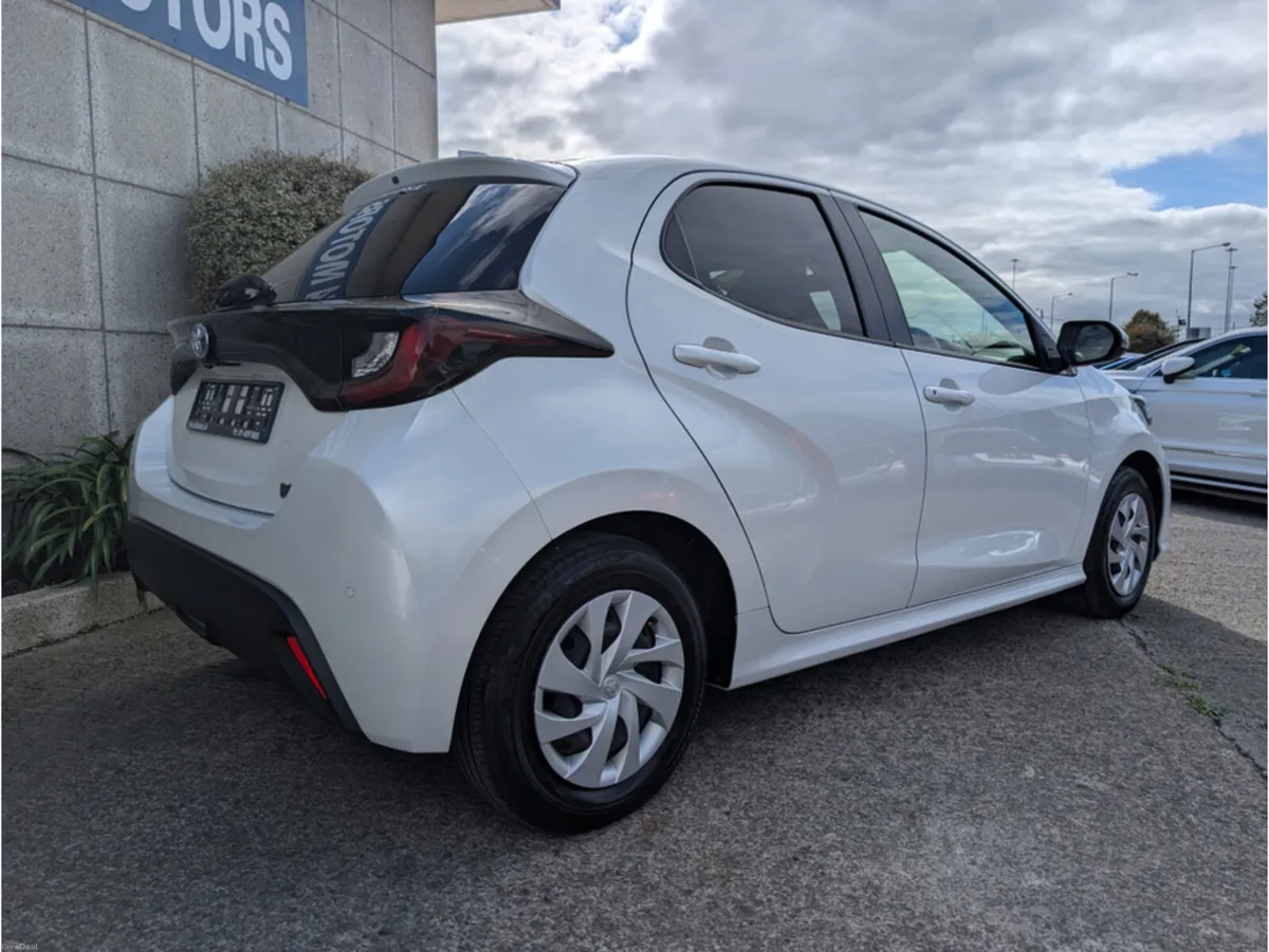 Toyota Yaris X HYBRID AUTOMATIC 1.5 PETROL //KEYLE - Image 6