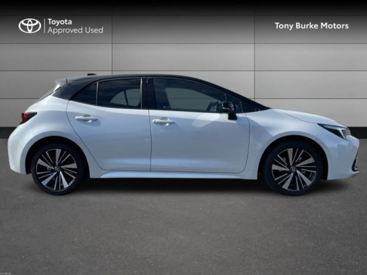 Toyota Corolla 5dr - LUNASPORT - Save EUR 3,500 &n - Image 3