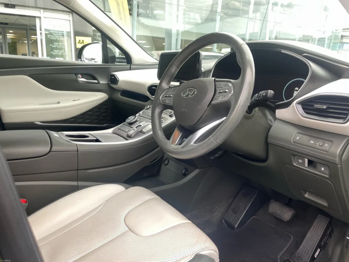 Hyundai Santa Fe PHEV 5DR AUTO - Image 6