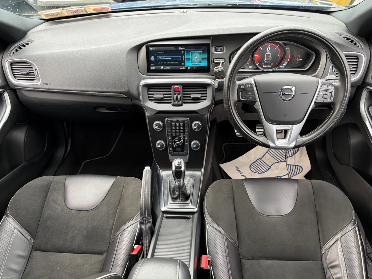 2016 VOLVO V40 2.0D4 R DESIGN PAN ROOF - Image 2