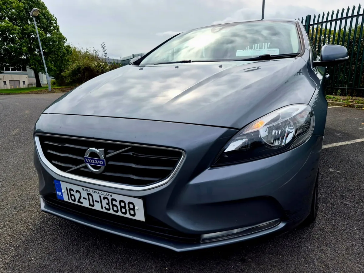 2016  VOLVO V40 D2 1.6 D SE  LOW TAX - Image 6