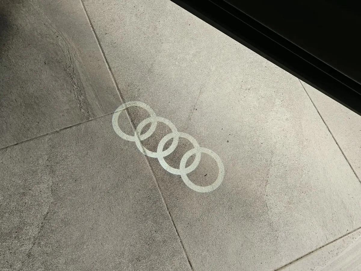211 AUDI Q8 45 TDI 231 S LINE BLACK EDITION - Image 5