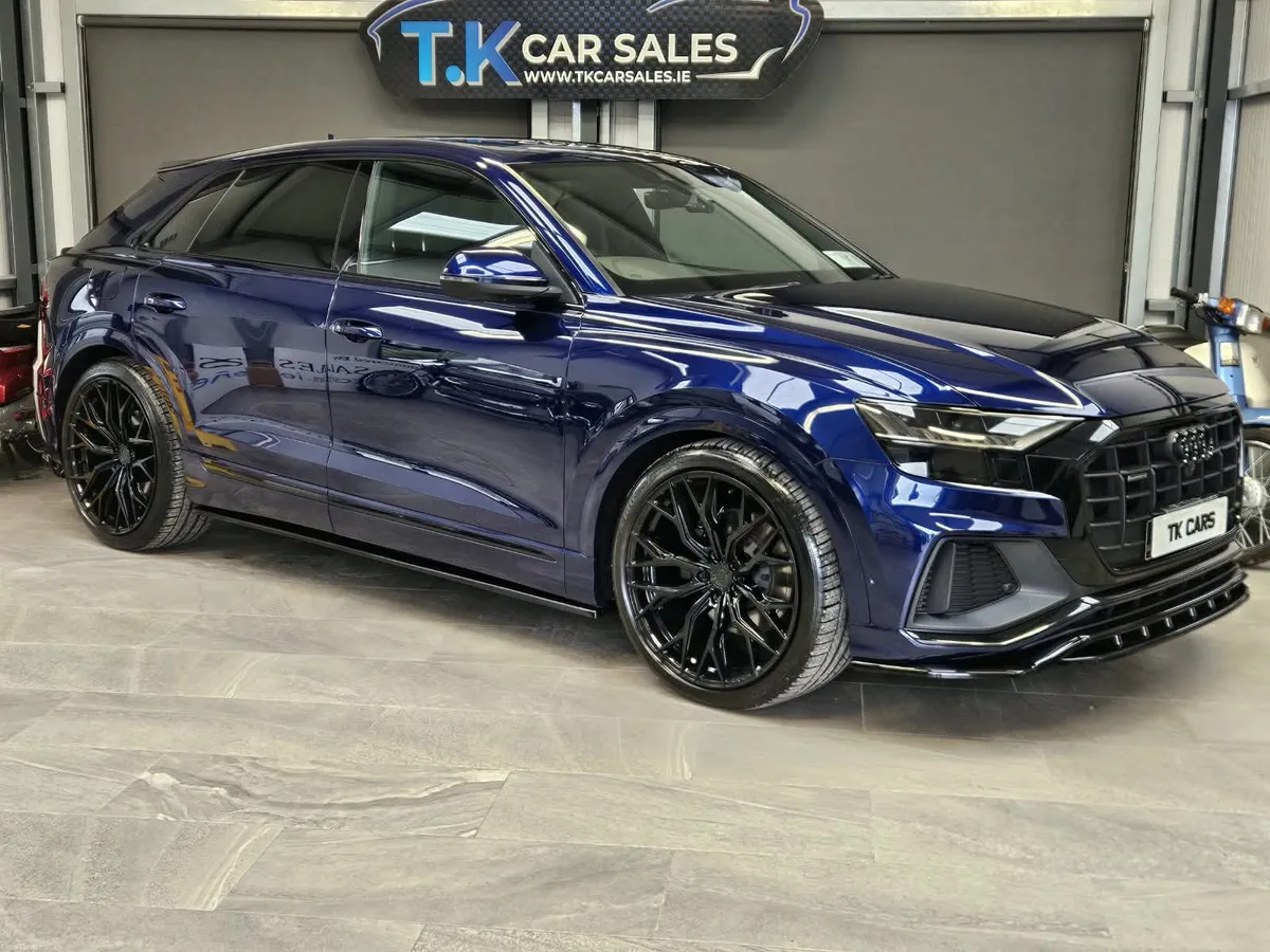211 AUDI Q8 45 TDI 231 S LINE BLACK EDITION - Image 1