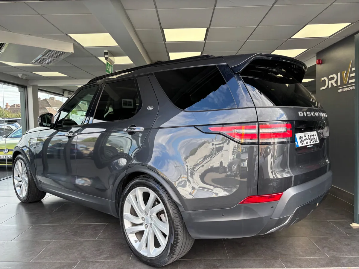 Land Rover Disco  3.0 HSE Luxury*2 Year Warranty * - Image 3