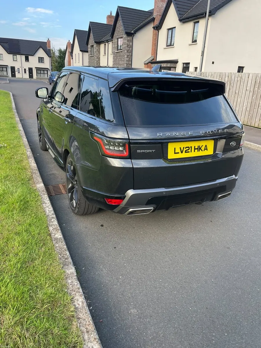 2021 rangerover sport 3.0 diesel  not hybrid - Image 4
