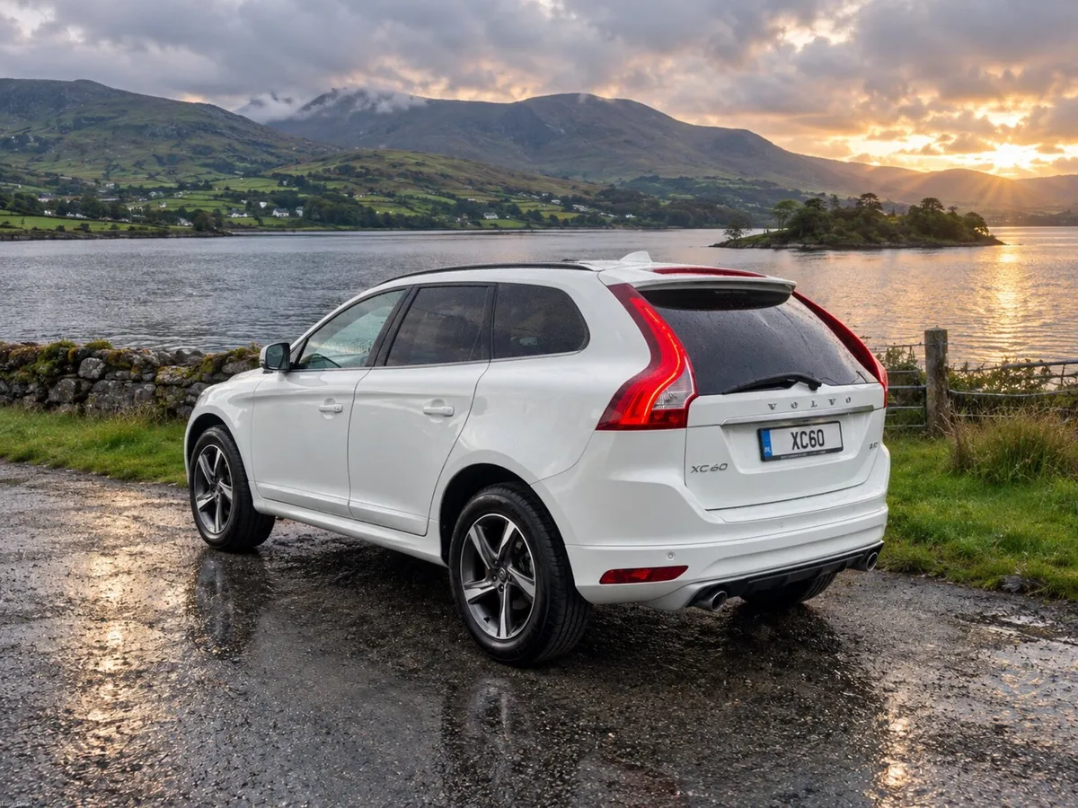 Volvo XC60 R-Design ( MINT ) - Image 3