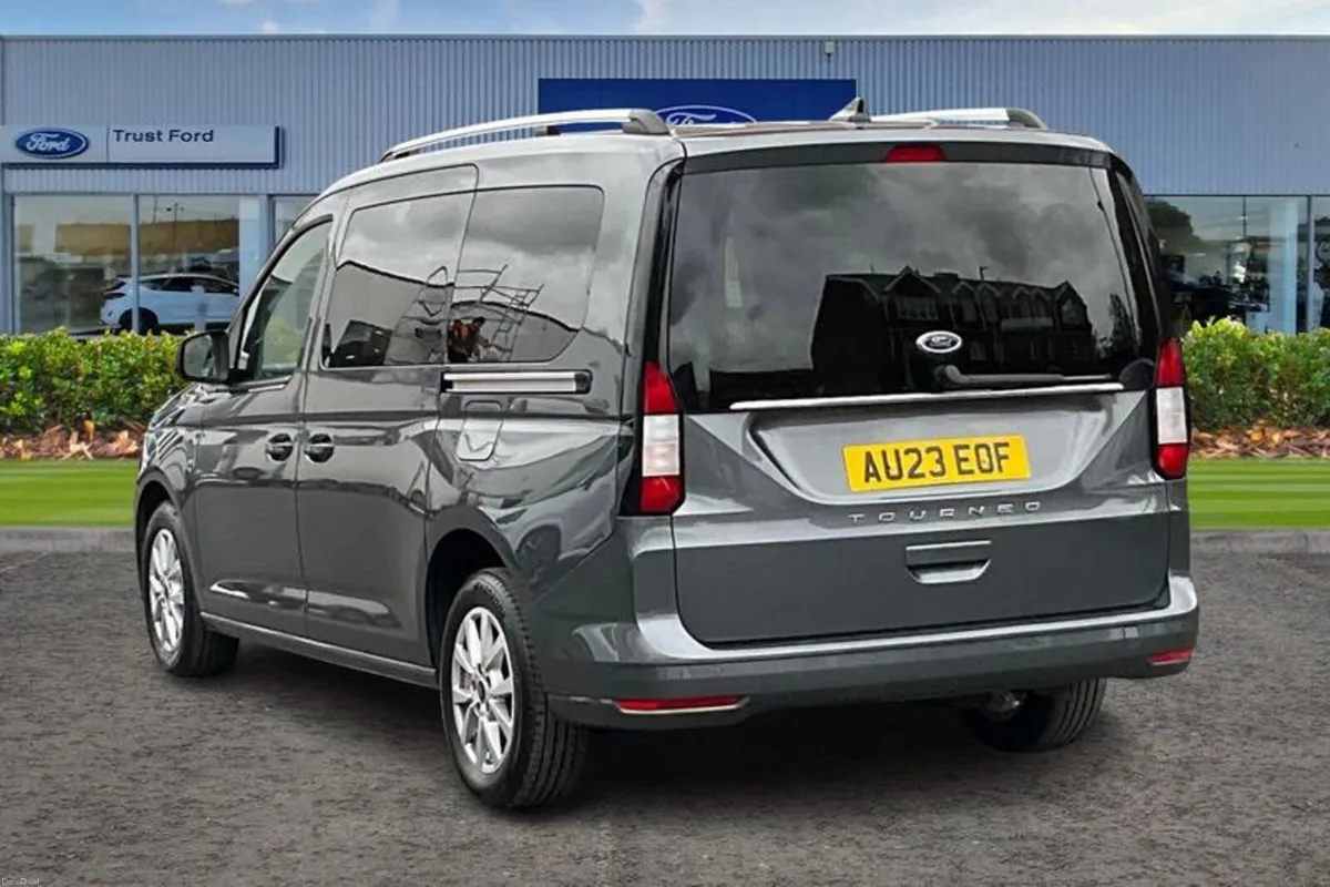 Ford Tourneo Connect 2.0 EcoBlue Titanium 5dr [7 s - Image 2