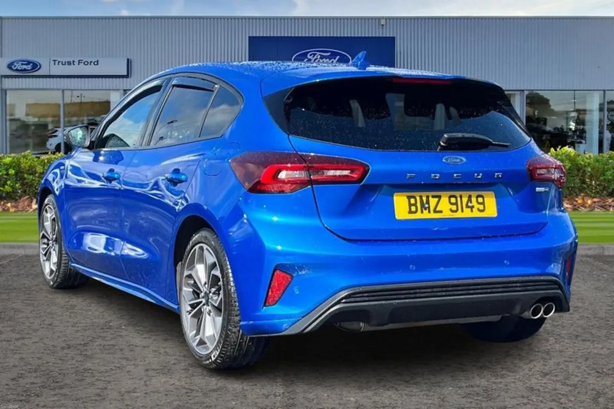 Ford Focus 1.0T EcoBoost MHEV ST-Line X Edition Ha - Image 2