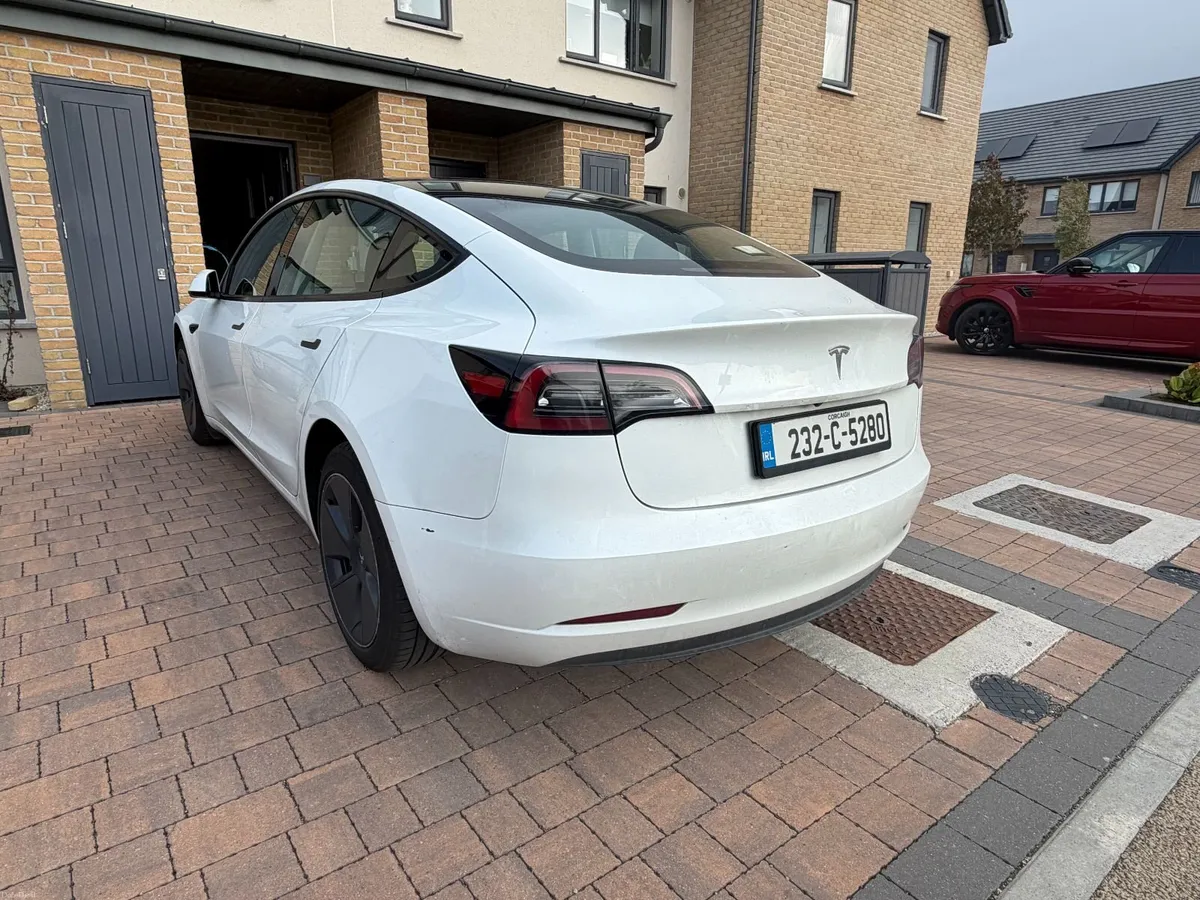 Tesla Model 3 2023 - Image 5