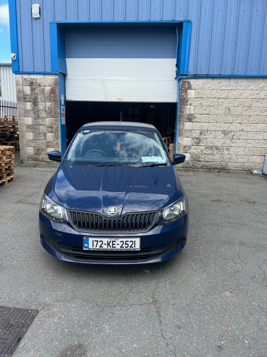 Navy Skoda Fabia 2017 - Image 3