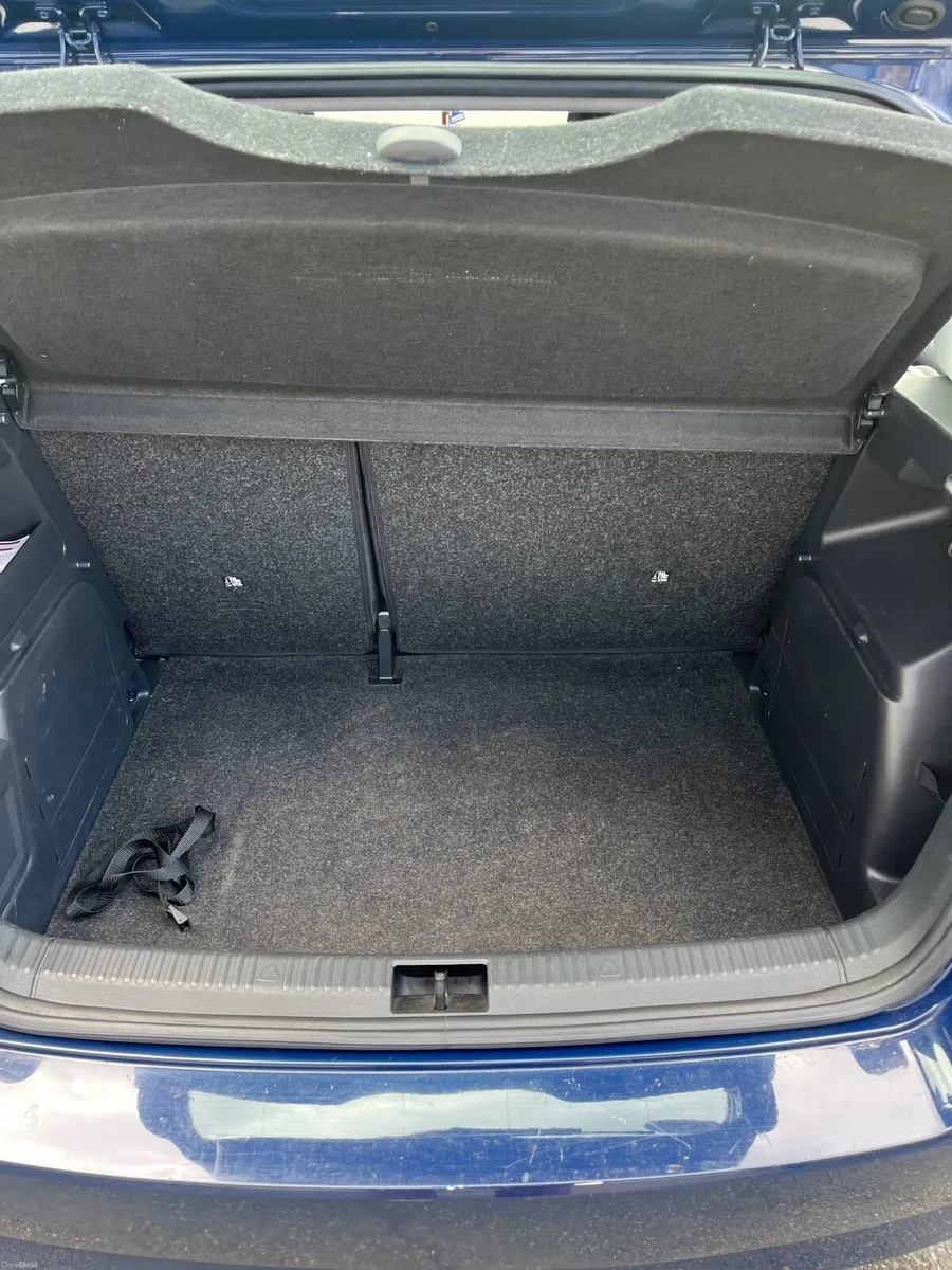 Navy Skoda Fabia 2017 - Image 5