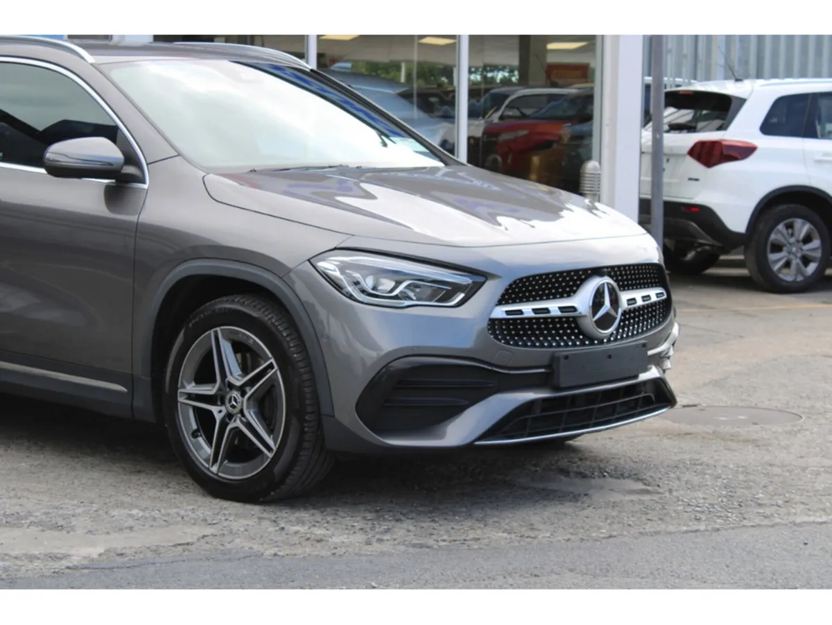 Mercedes-Benz GLA EXCLUSIVE EDITION E AMG LINE - Image 4