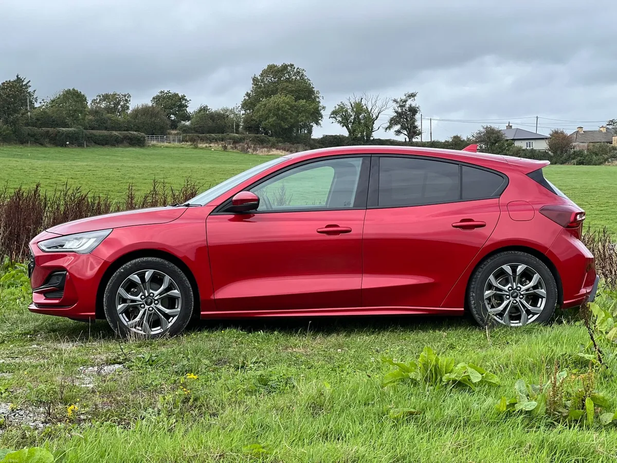 Ford Focus 2023 - Image 3