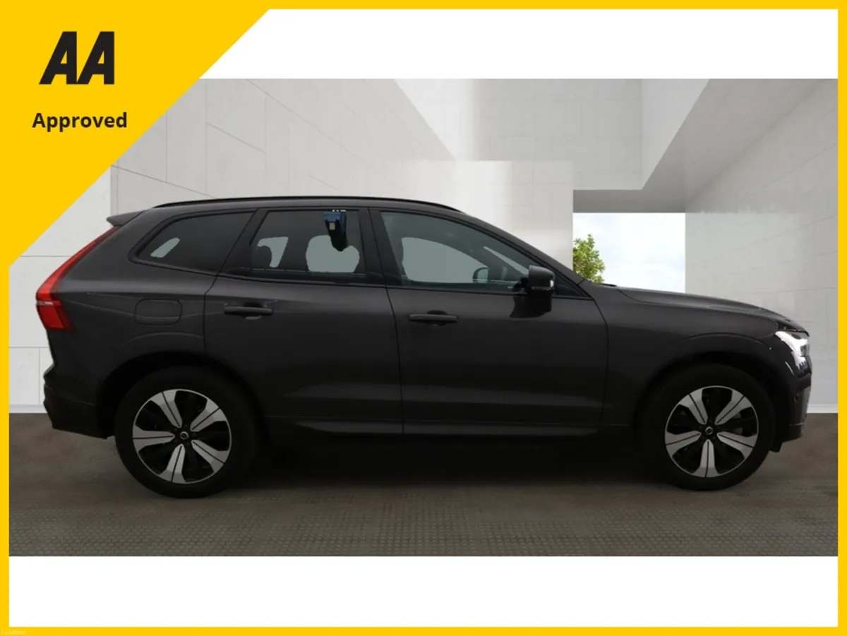 Volvo XC60 2024 T6 350bhp Dark Plus PHEV - Image 5