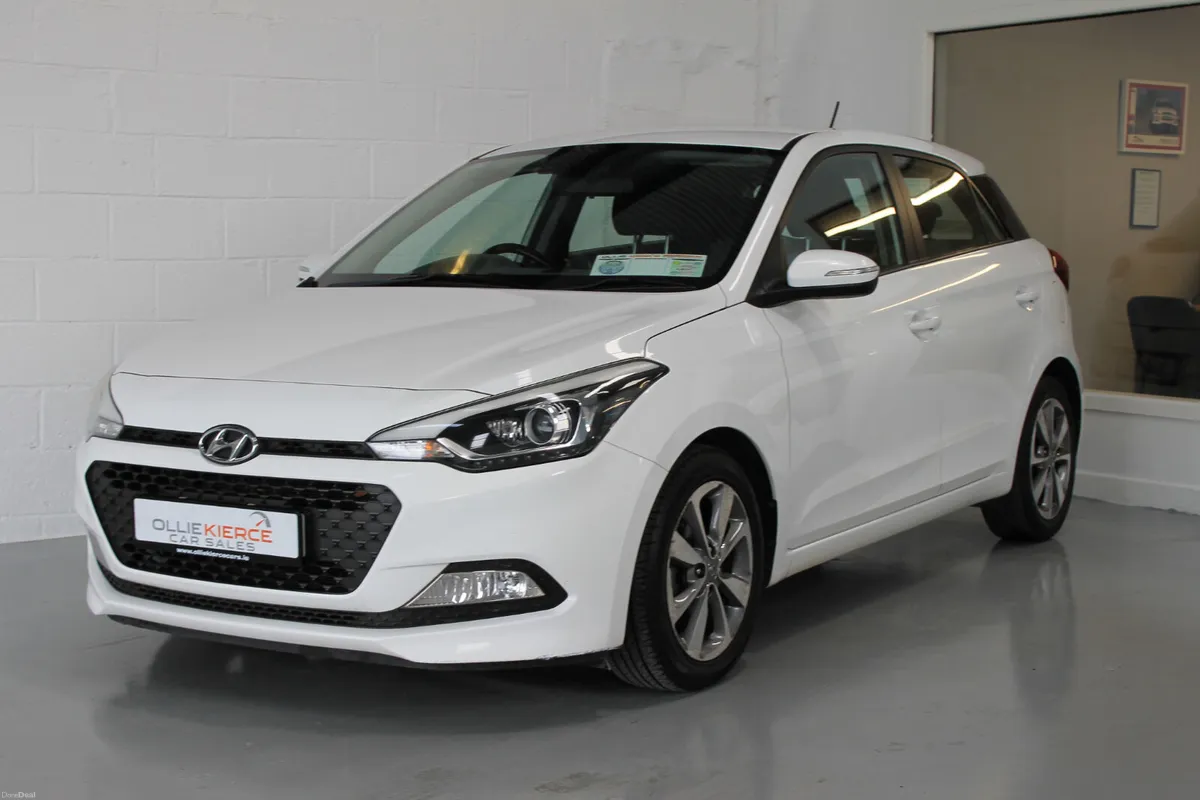 Hyundai i20 2016, 1.2 Deluxe Petrol - Image 1