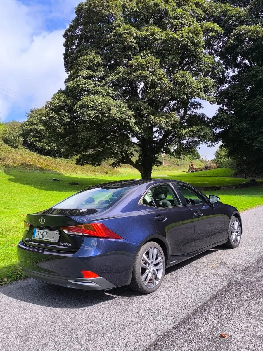 Lexus IS 300h. 2017 - Image 4