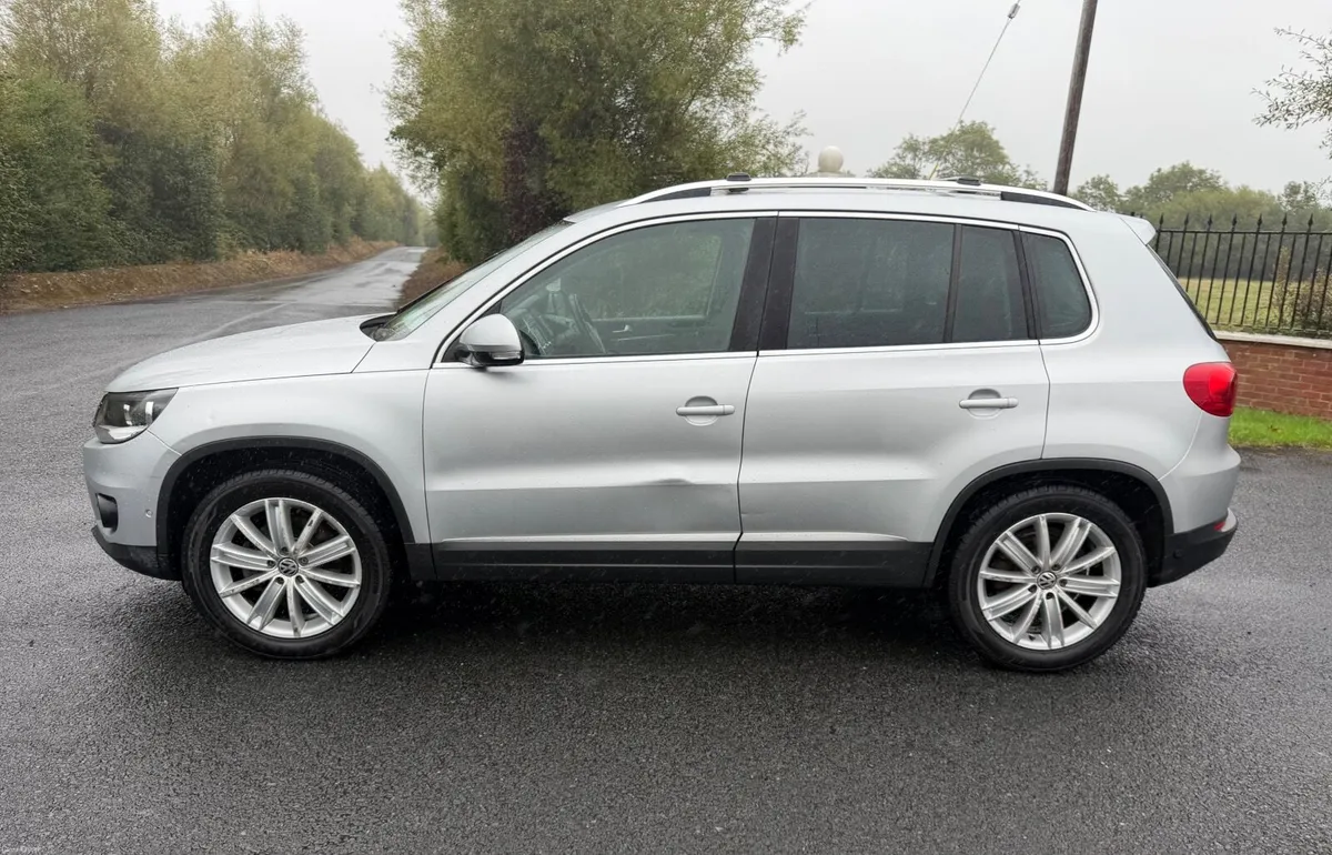 Volkswagen Tiguan Auto Low Miles - Image 3