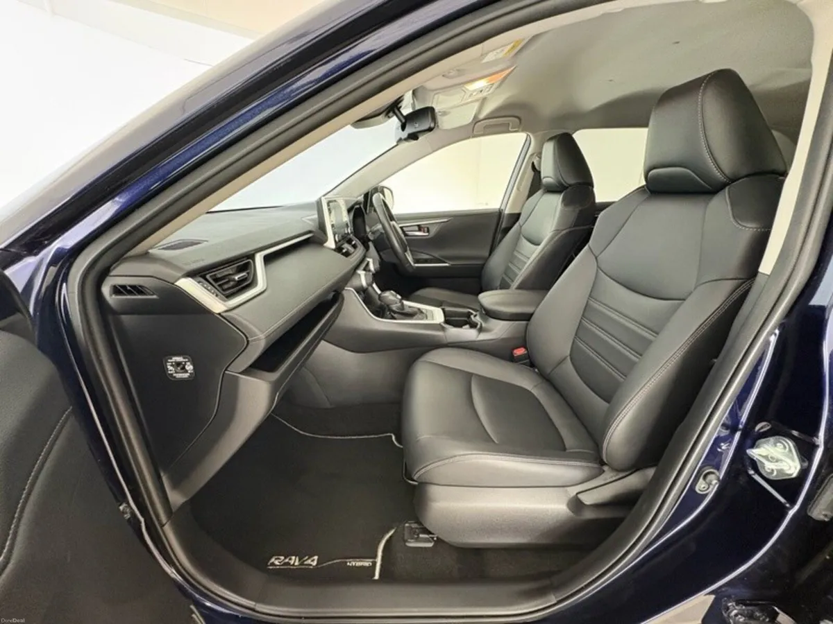 Toyota RAV4 Sol Hybrid - Image 6