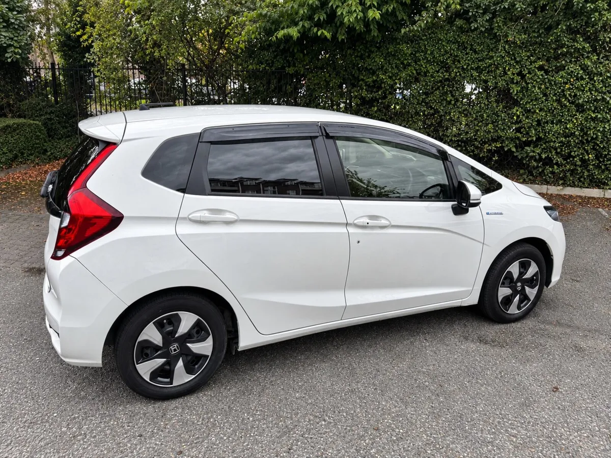 Honda Fit 2018 Hybrid Automatic – Low Mileage - Image 6