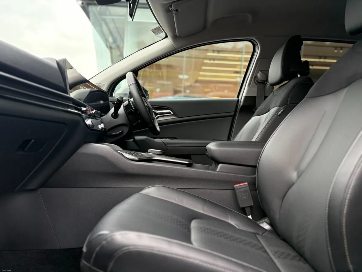 Kia Sportage 1.6 K3 Plug In Hybrid - Image 2